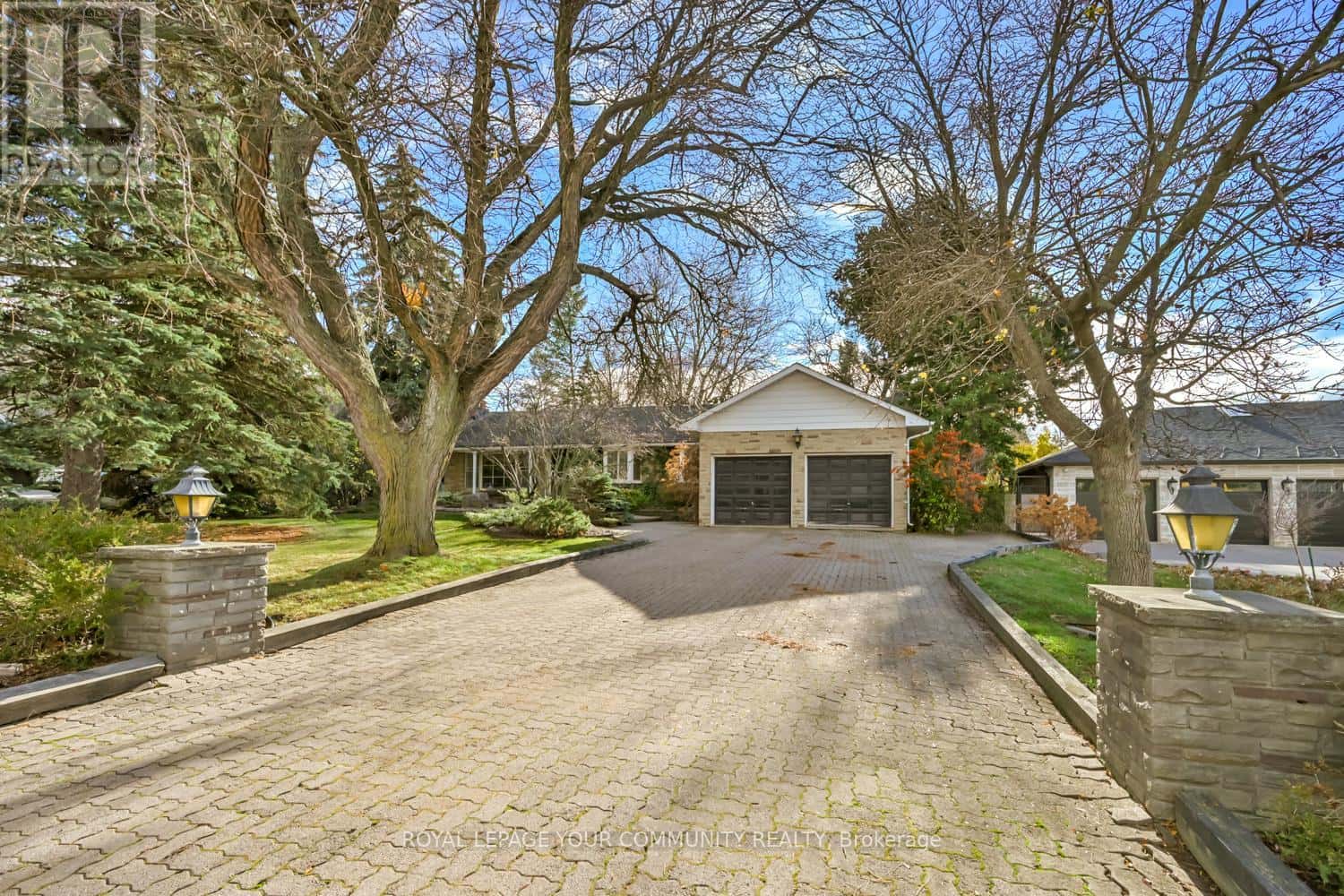 23 Denham Drive South