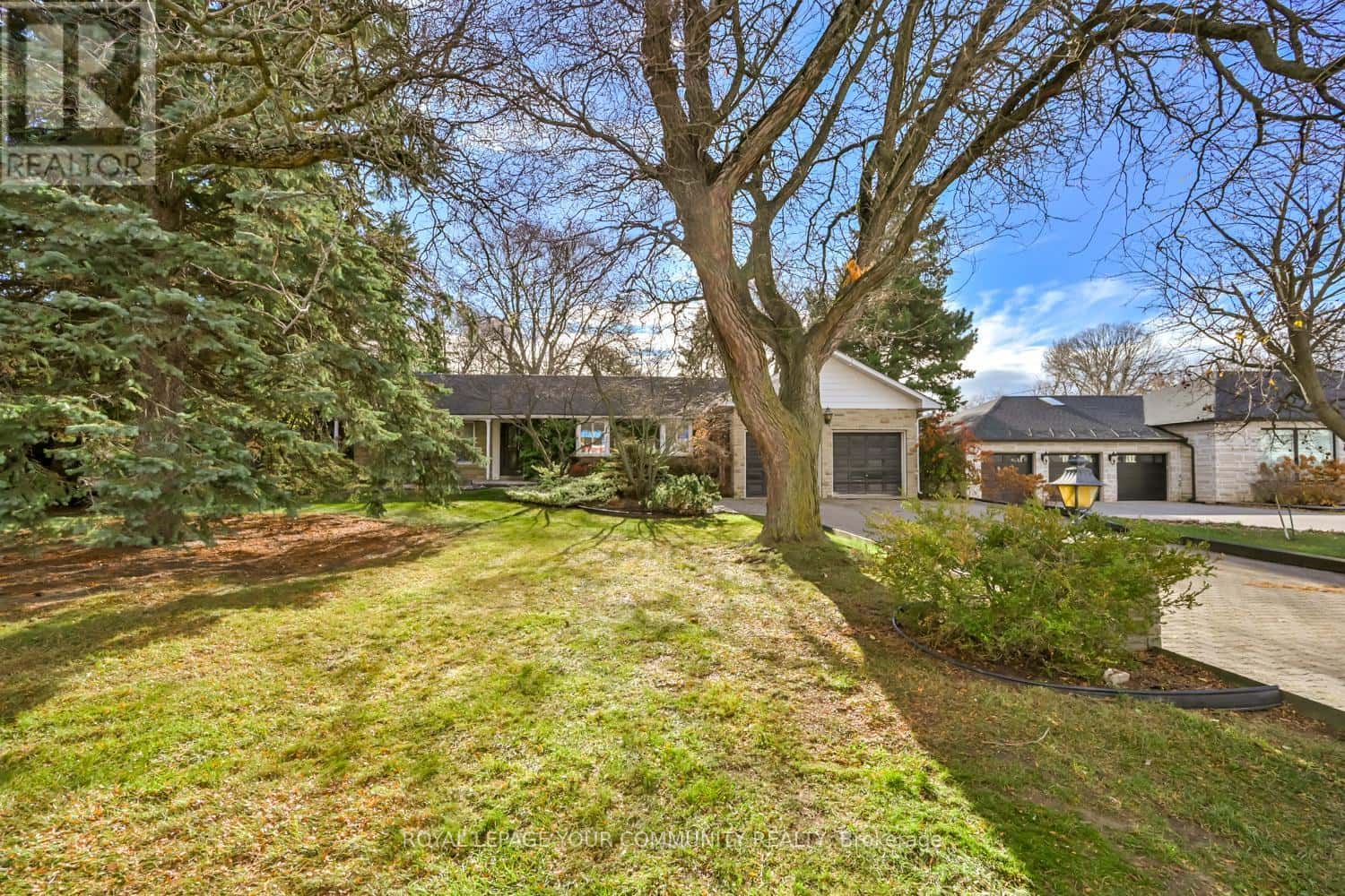 23 DENHAM DRIVE S — Richmond Hill (South Richvale), Ontario - Photo 4 of 15