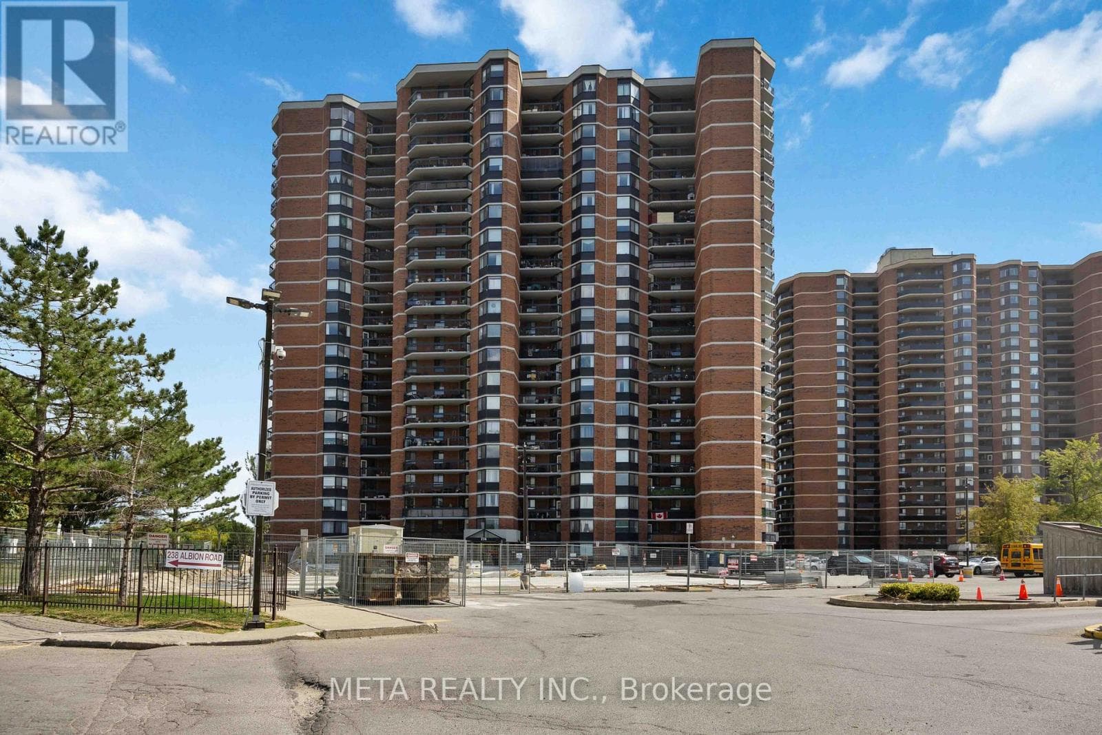 604 - 236 ALBION ROAD — Toronto (Elms-Old Rexdale), Ontario - Main photo