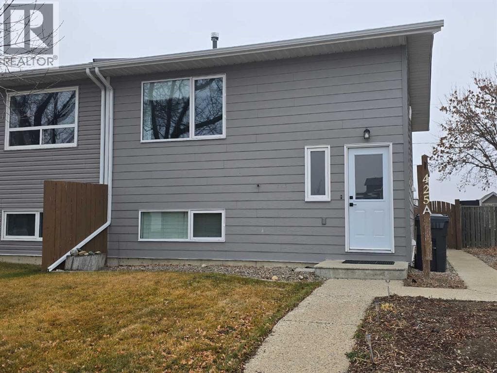 425A 7 Street N — Picture Butte, Alberta - Main photo