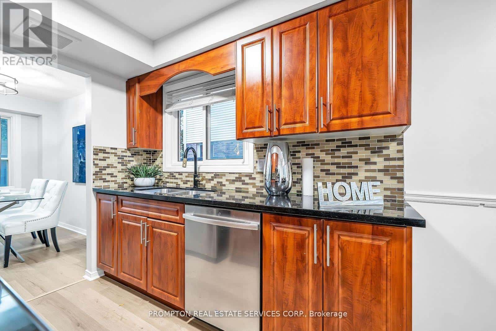 39 FROST DRIVE — Whitby (Lynde Creek), Ontario - Photo 4 of 14