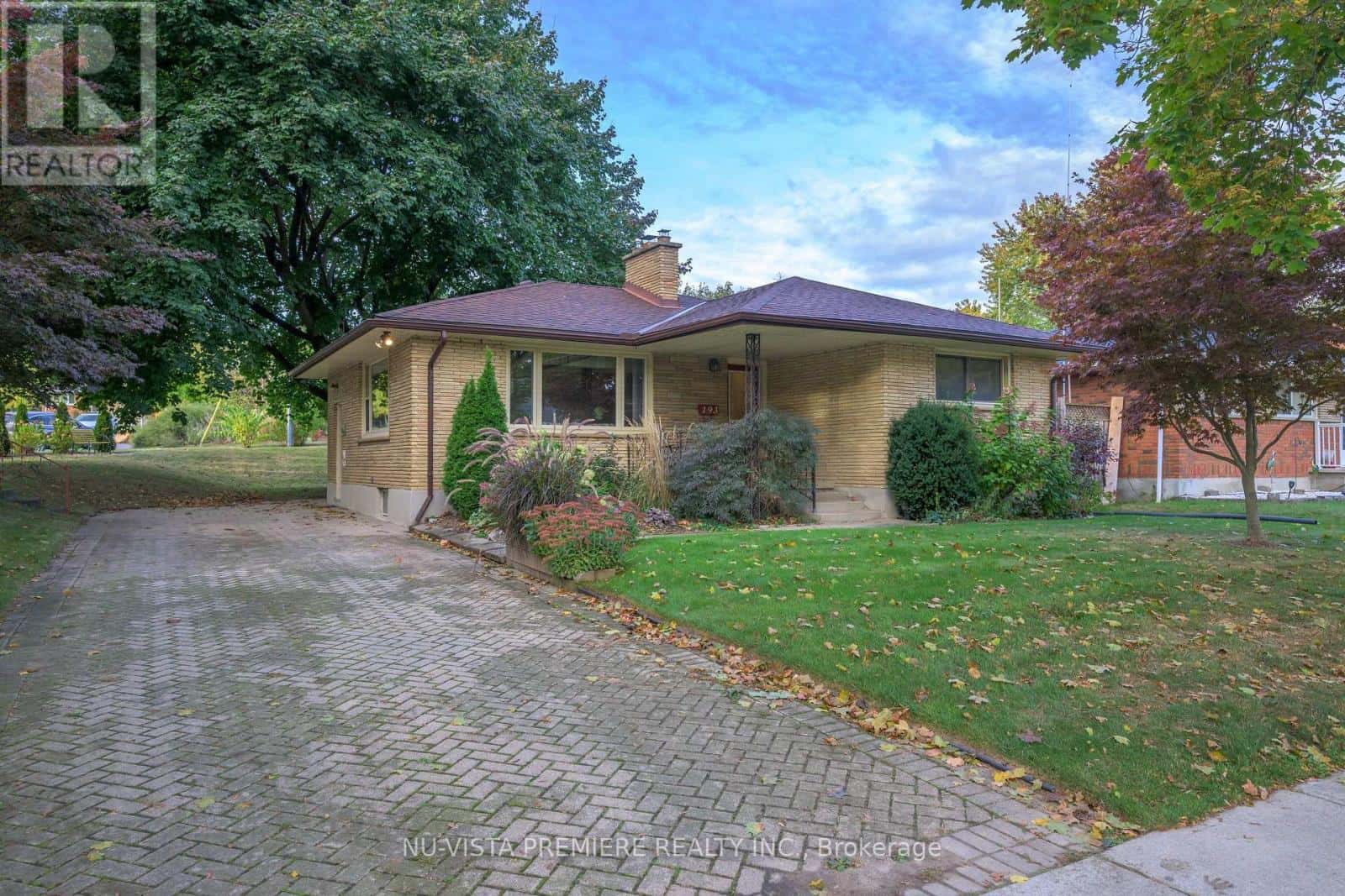 193 King Edward Avenue