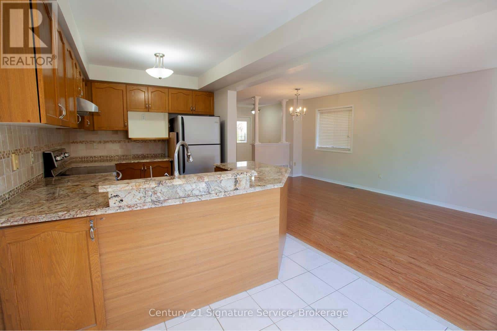 9 QUEENSLAND CRESCENT — Caledon (Bolton East), Ontario - Photo 5 of 33