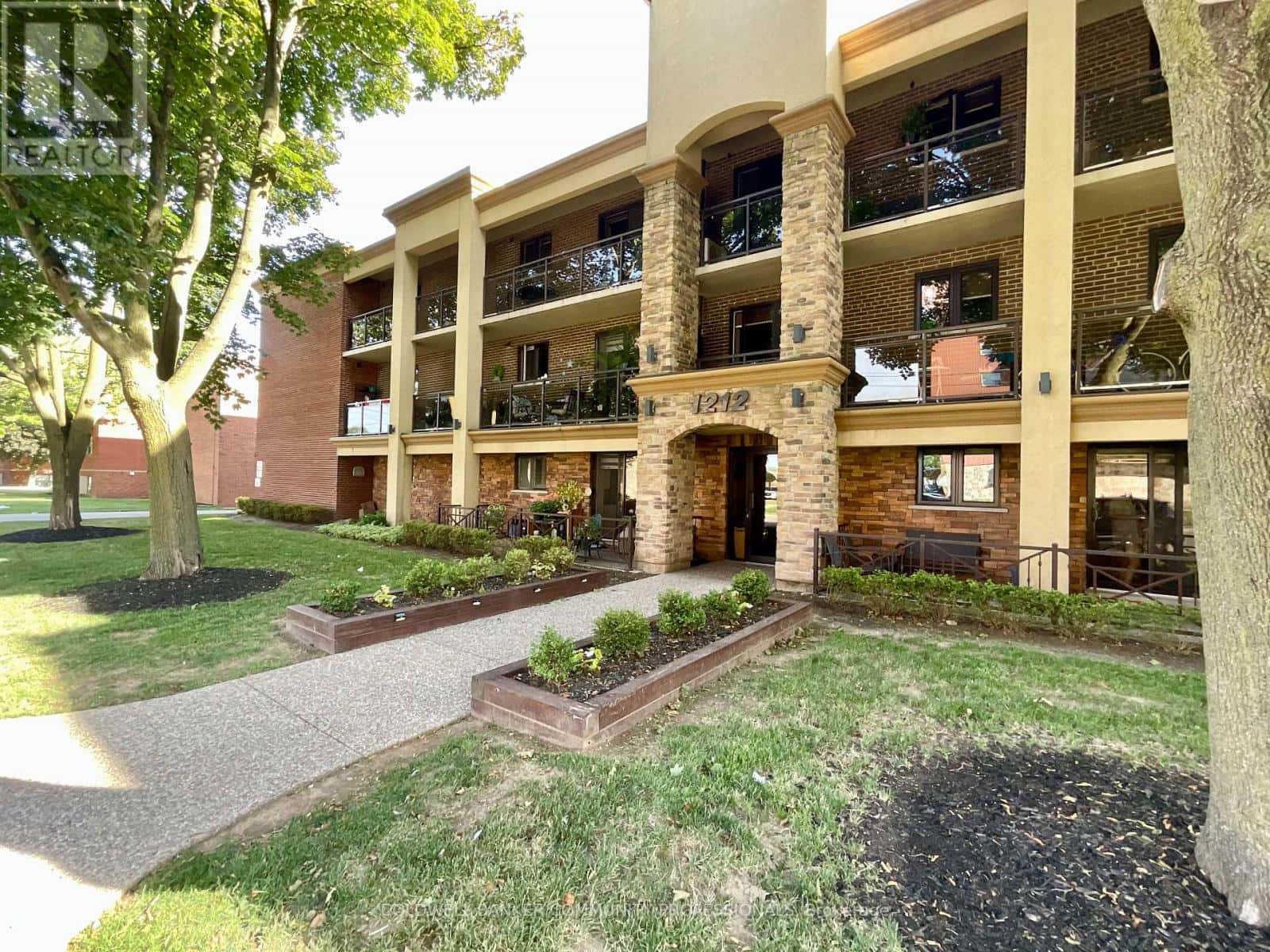 1212 Fennell Avenue East 108