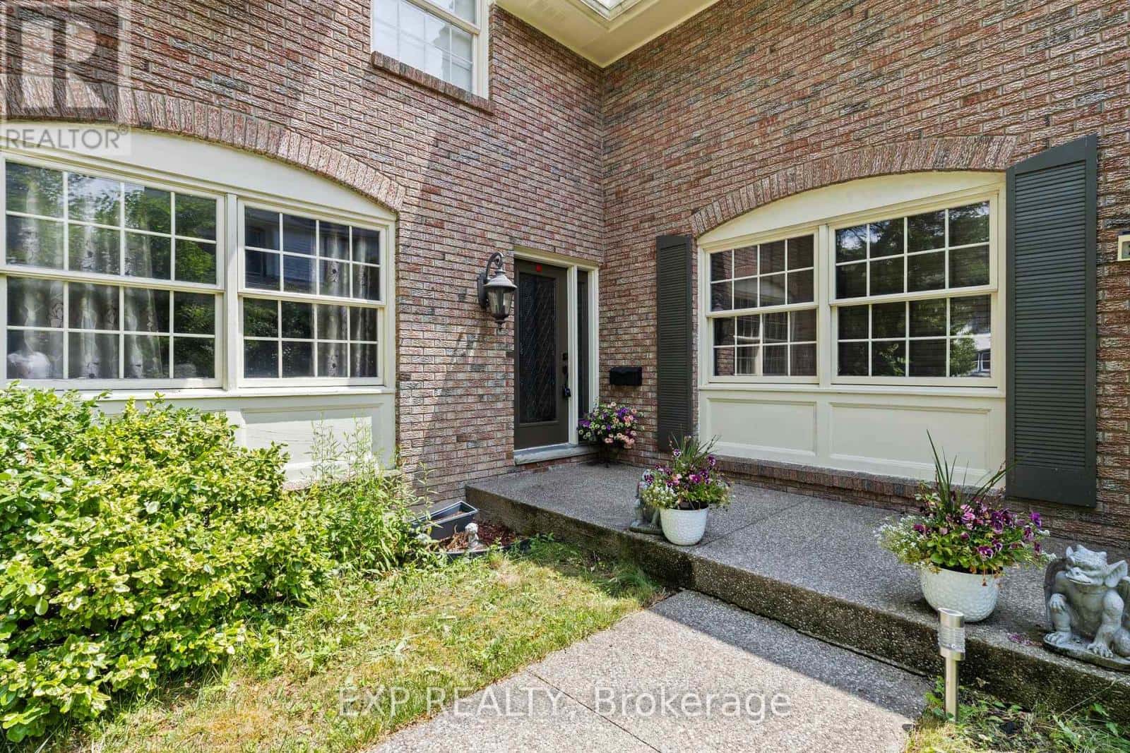 211 MERRITT STREET — Welland (Prince Charles), Ontario - Photo 4 of 51