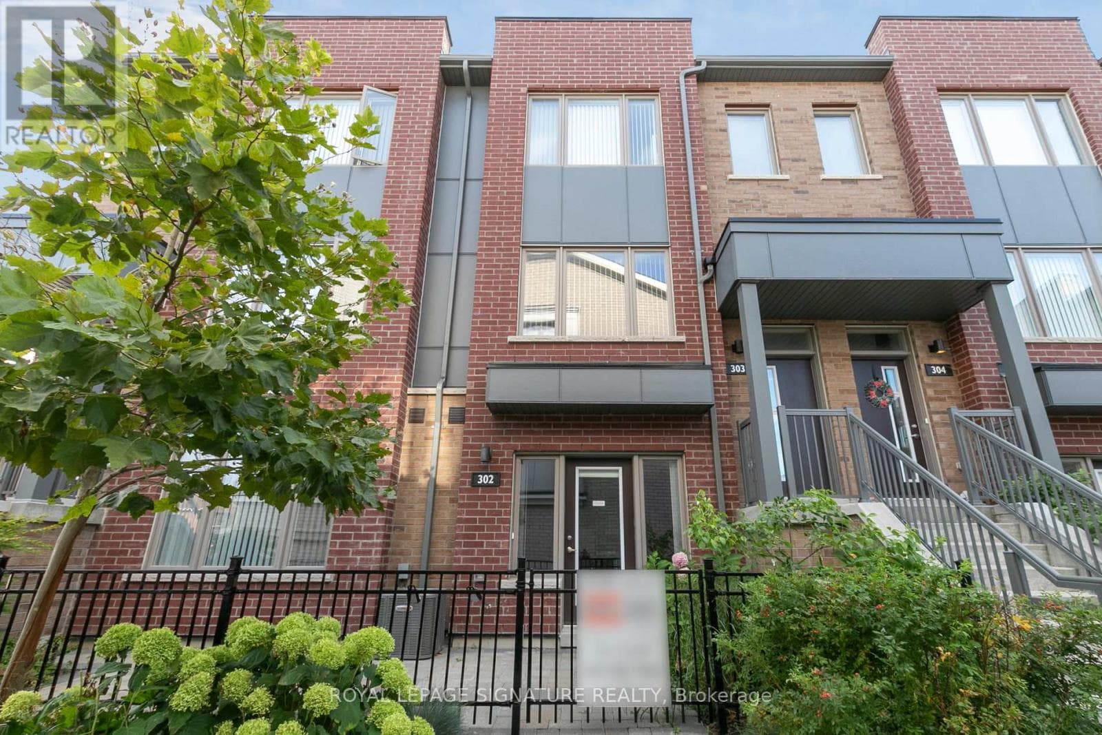 302 - 1525 KINGSTON ROAD — Pickering (Town Centre), Ontario - Main photo