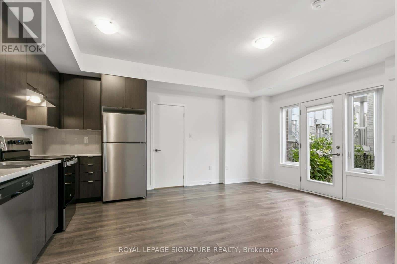 302 - 1525 KINGSTON ROAD — Pickering (Town Centre), Ontario - Photo 4 of 38