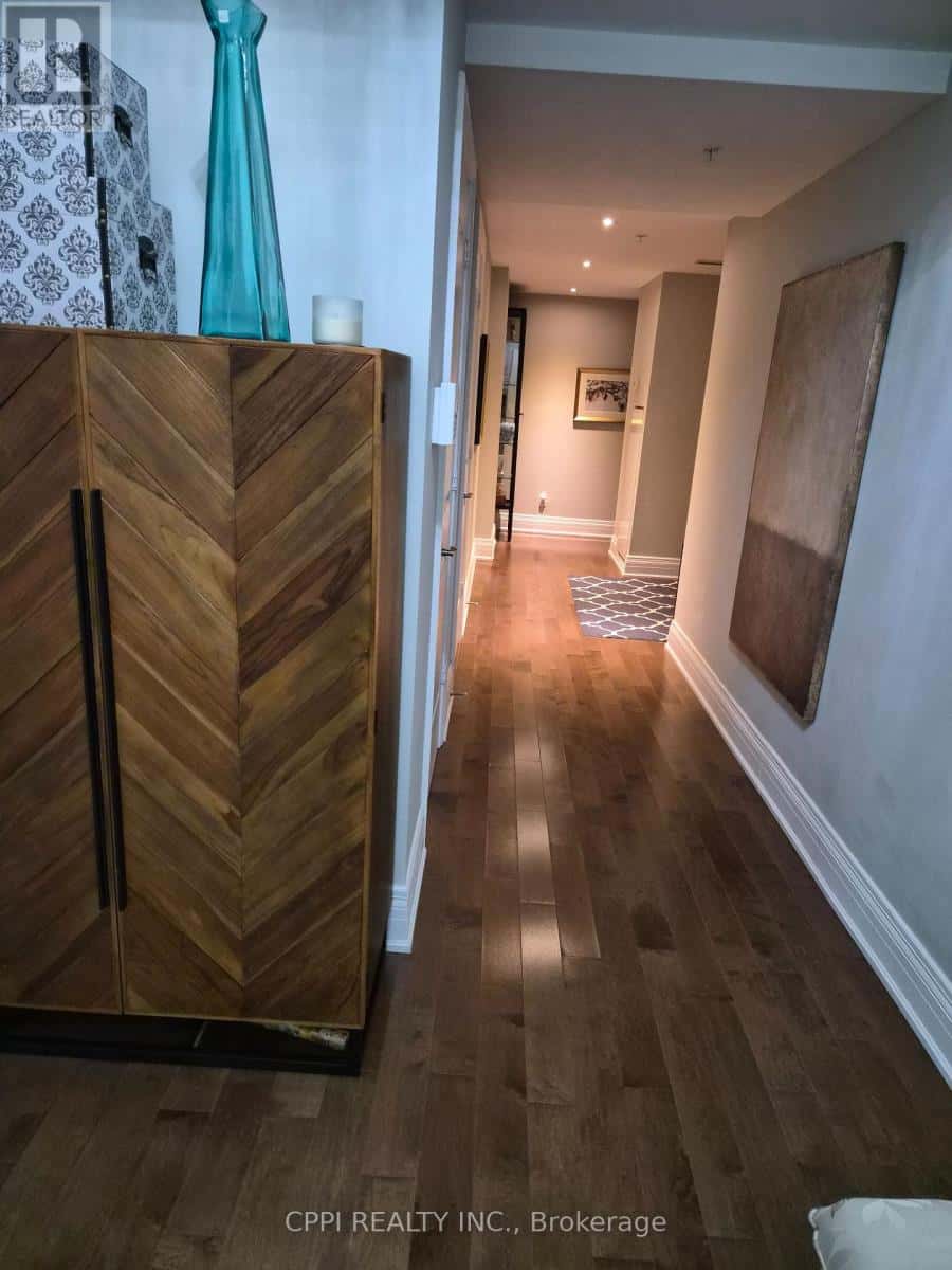 329 - 68 MAIN STREET N — Markham (Old Markham Village), Ontario - Photo 3 of 10