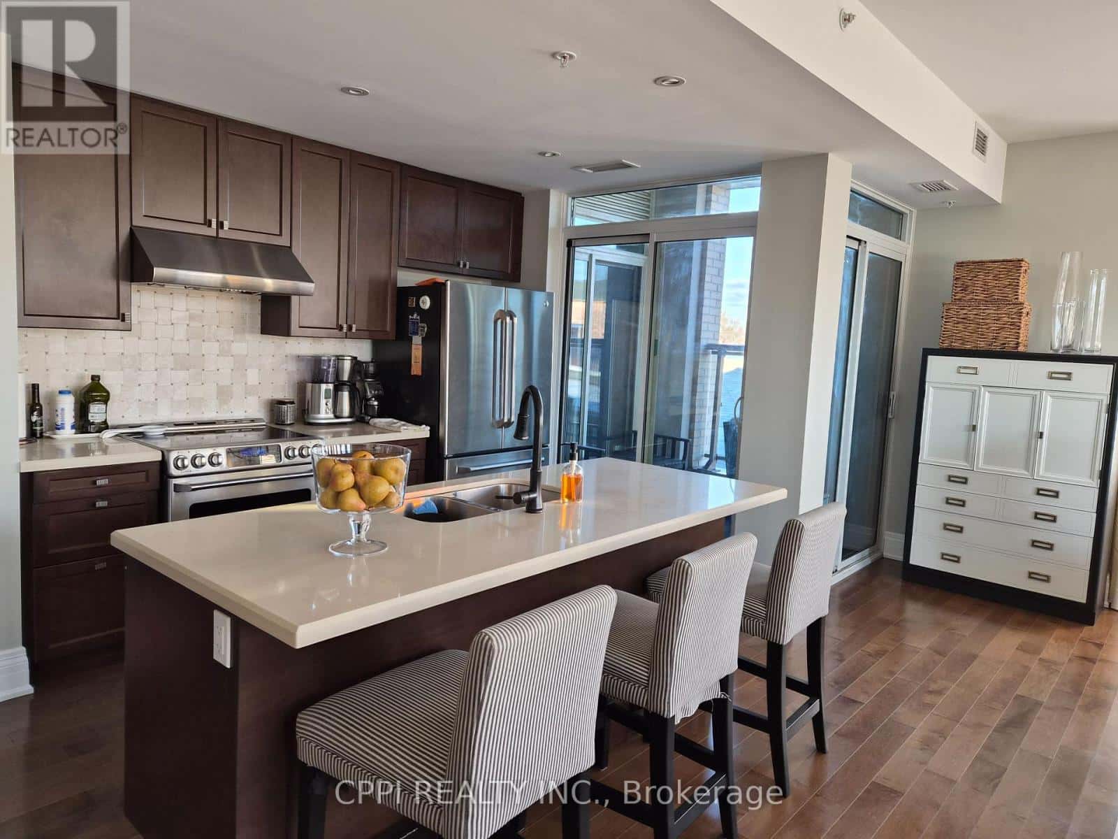 329 - 68 MAIN STREET N — Markham (Old Markham Village), Ontario - Photo 4 of 10