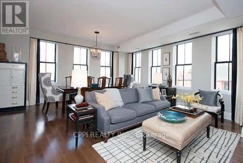 329 - 68 MAIN STREET N — Markham (Old Markham Village), Ontario - Photo 5 of 10