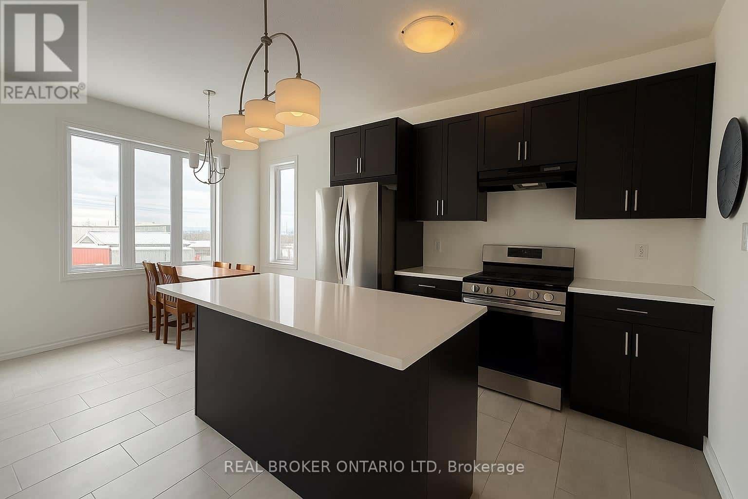 1764 FINLEY CRESCENT — London North (North I), Ontario - Photo 3 of 13