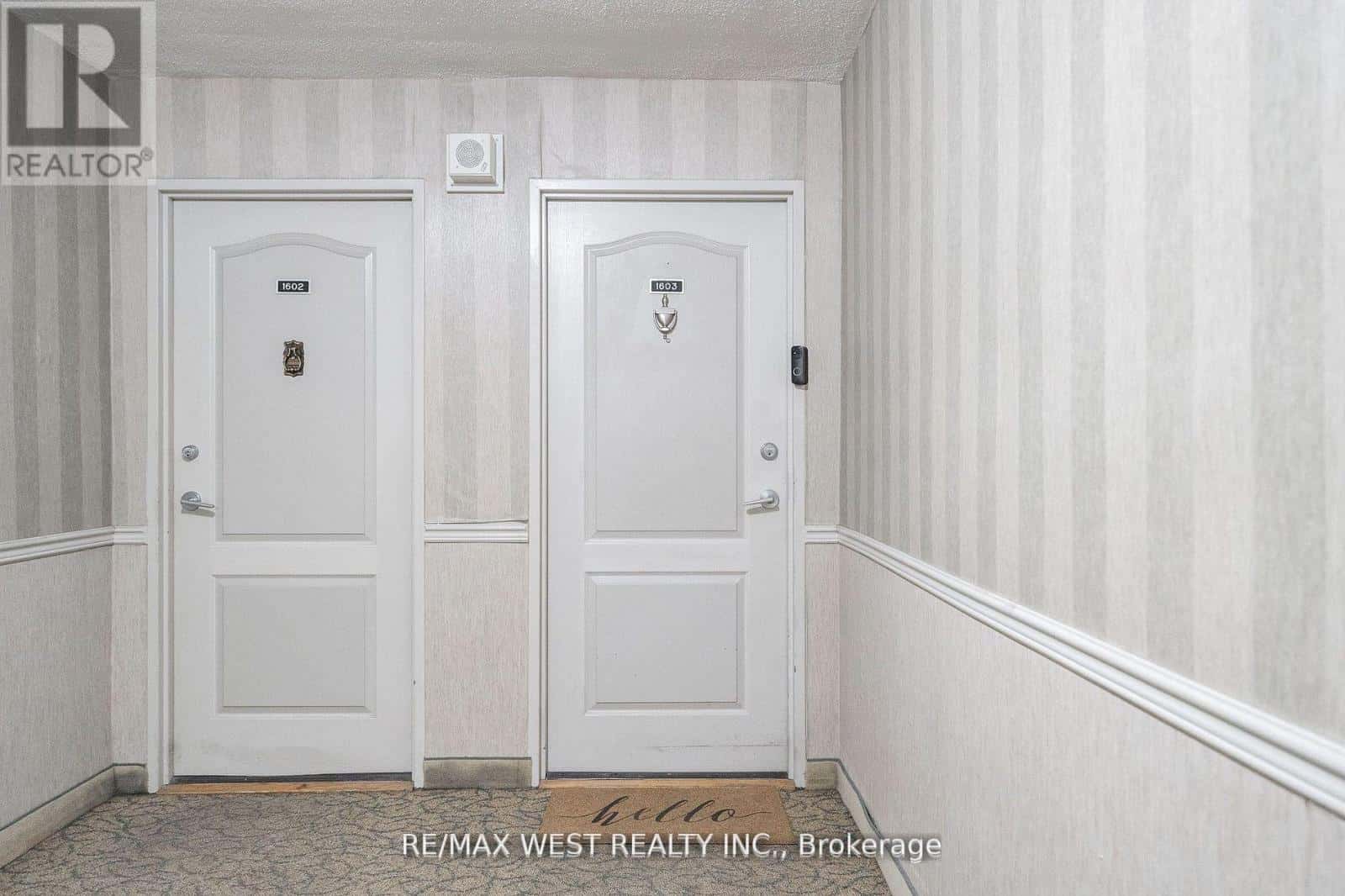 1603 - 61 RICHVIEW ROAD — Toronto (Humber Heights), Ontario - Photo 3 of 28