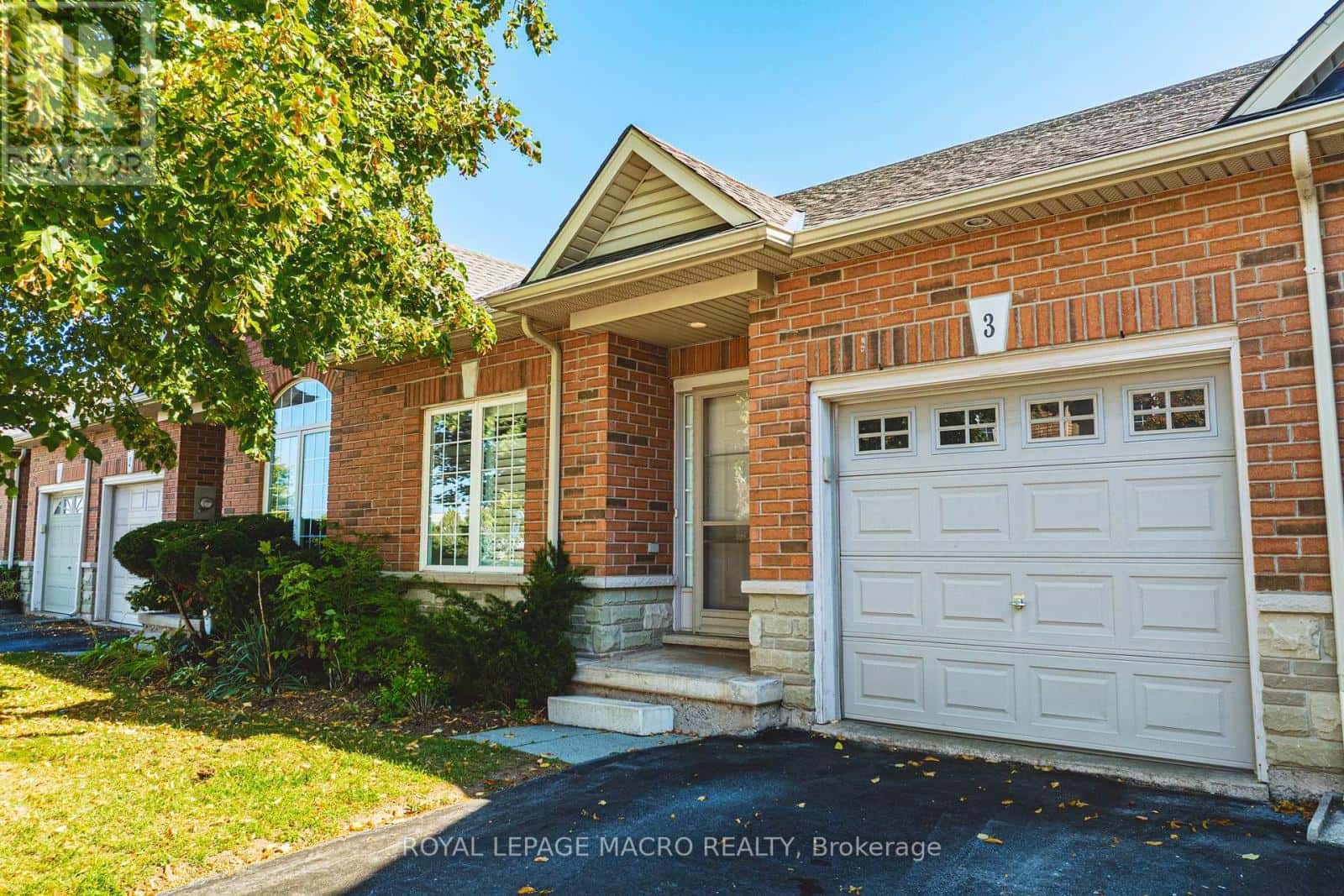 3 - 163 LIVINGSTON AVENUE — Grimsby (Grimsby West), Ontario - Photo 3 of 43