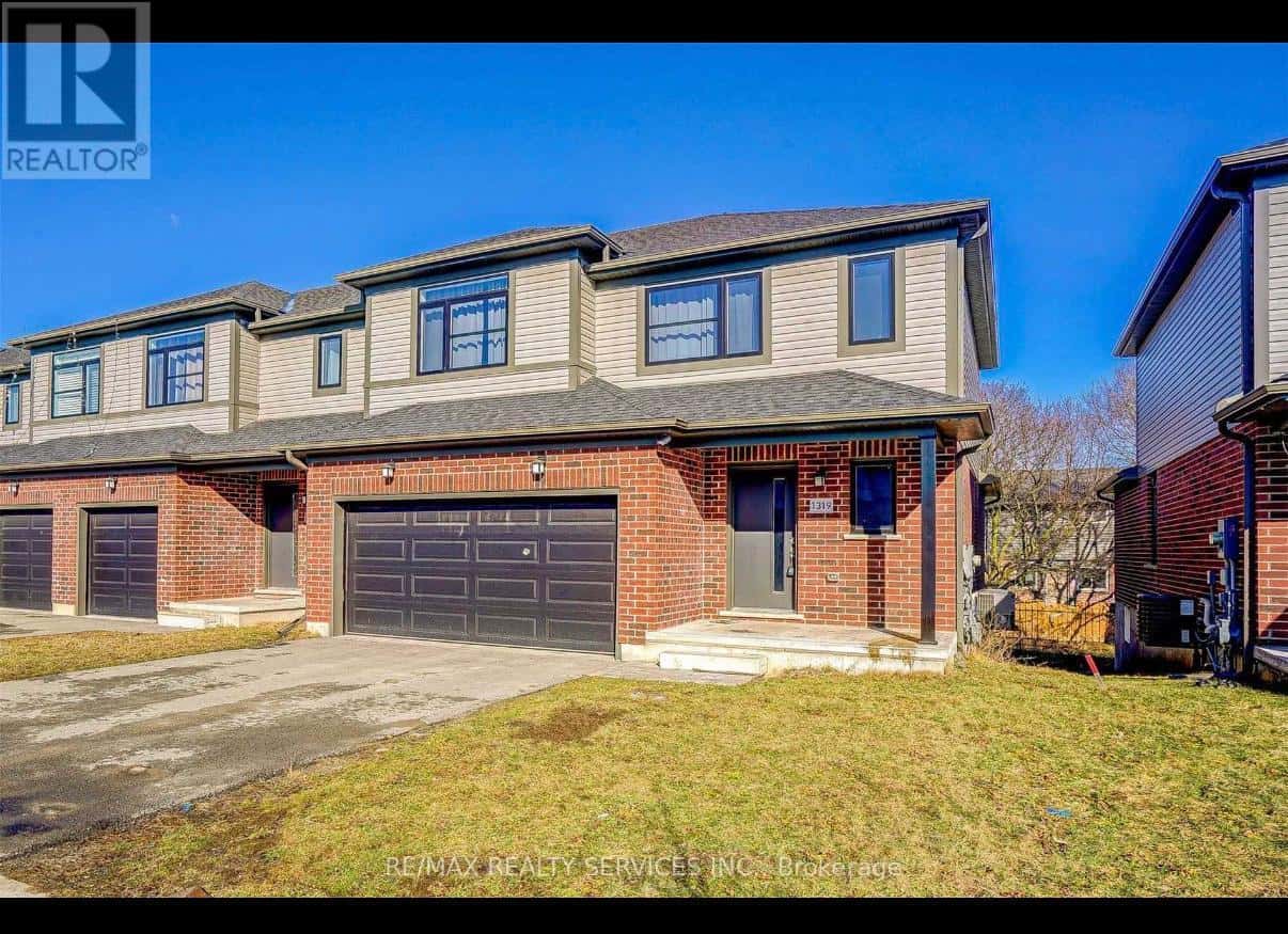 1319 MICHAEL CIRCLE N — London East (East L), Ontario - Photo 2 of 8