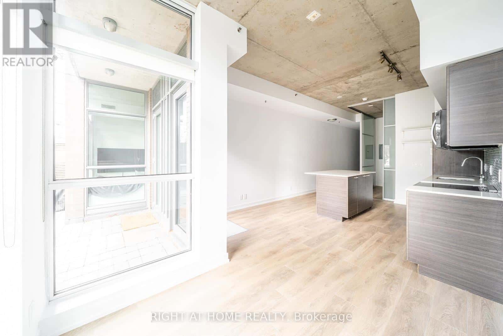 107 - 707 DOVERCOURT ROAD — Toronto (Palmerston-Little Italy), Ontario - Photo 2 of 14