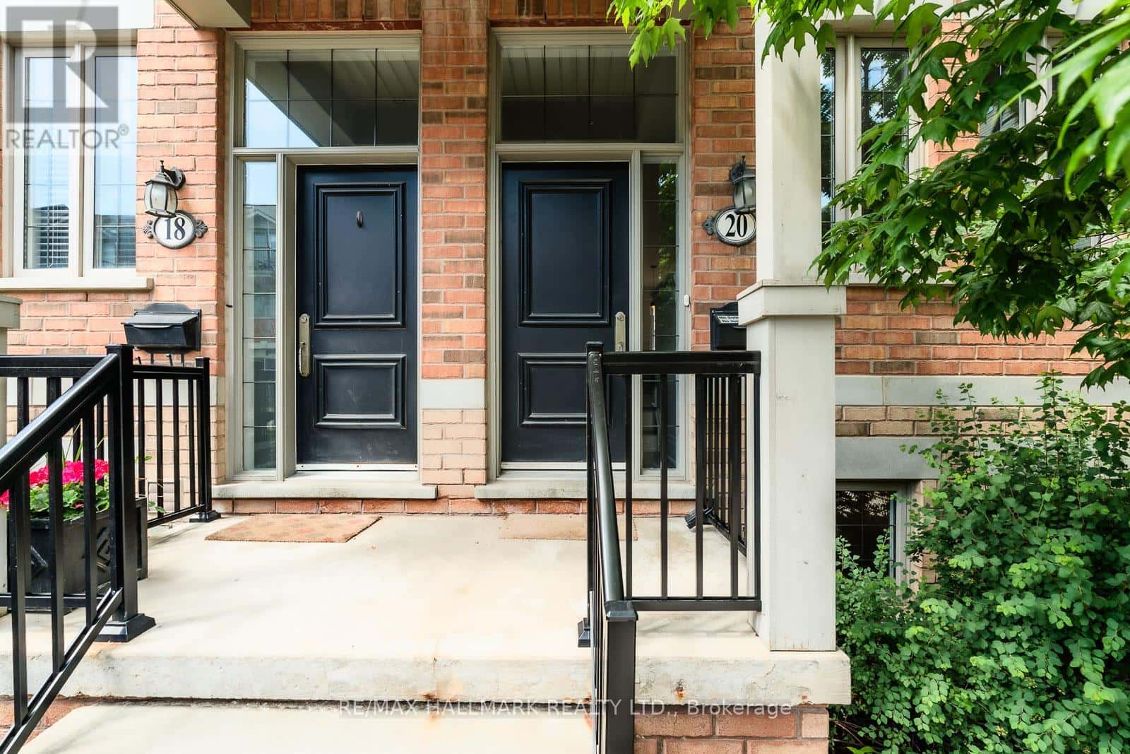 20 - 20 SARGENT LANE — Toronto (East End-Danforth), Ontario - Photo 2 of 32