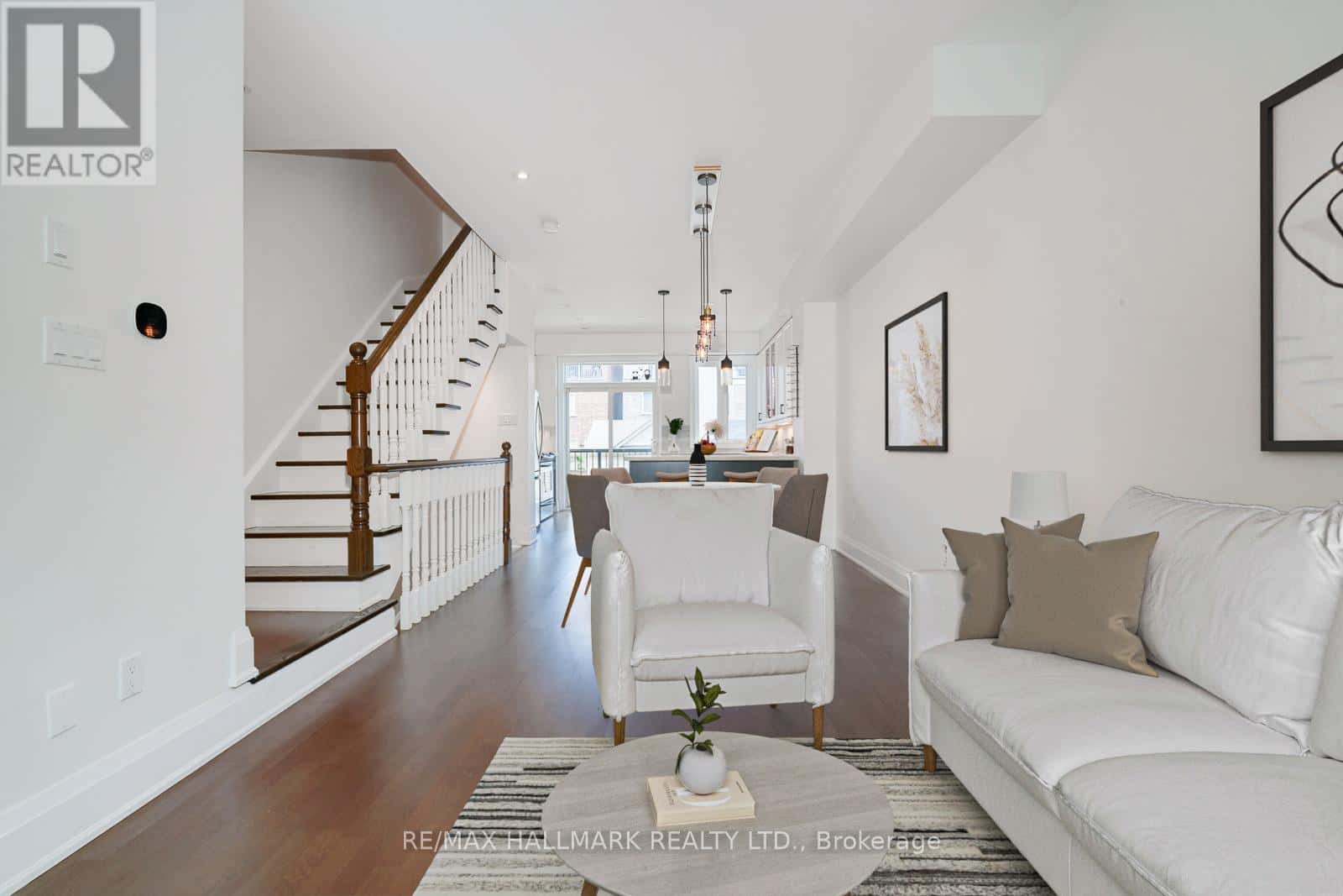 20 - 20 SARGENT LANE — Toronto (East End-Danforth), Ontario - Photo 4 of 32