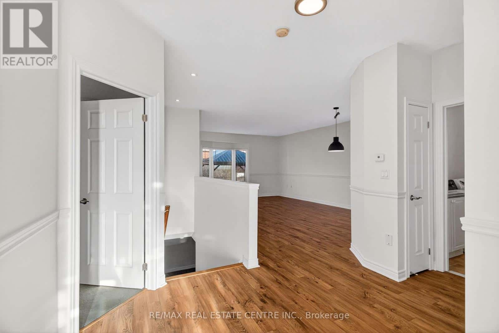 253 MALICK STREET — Milton (TM Timberlea), Ontario - Photo 3 of 47