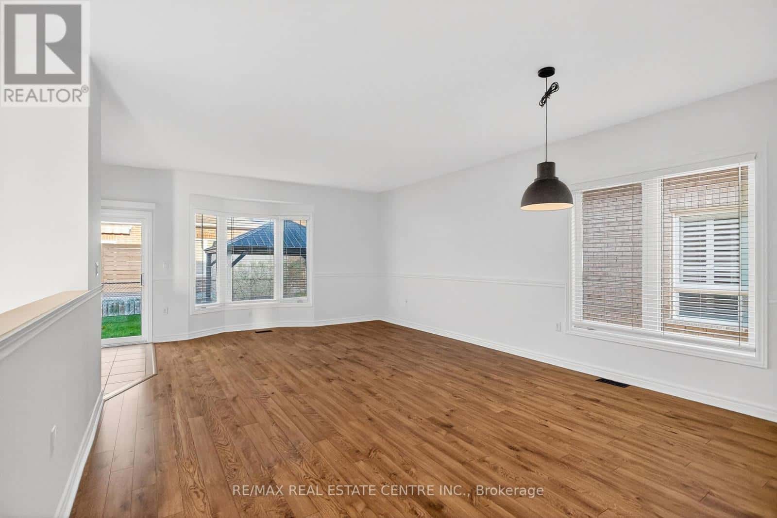 253 MALICK STREET — Milton (TM Timberlea), Ontario - Photo 5 of 47