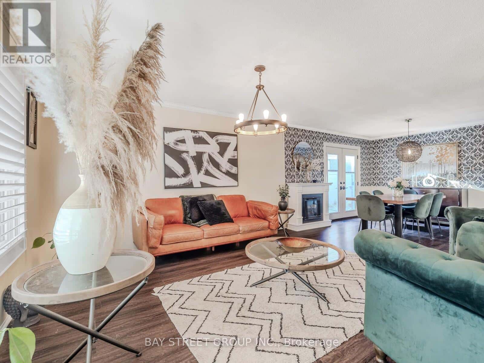 7 WHISTLING HILLS DRIVE — Toronto (Milliken), Ontario - Photo 4 of 32