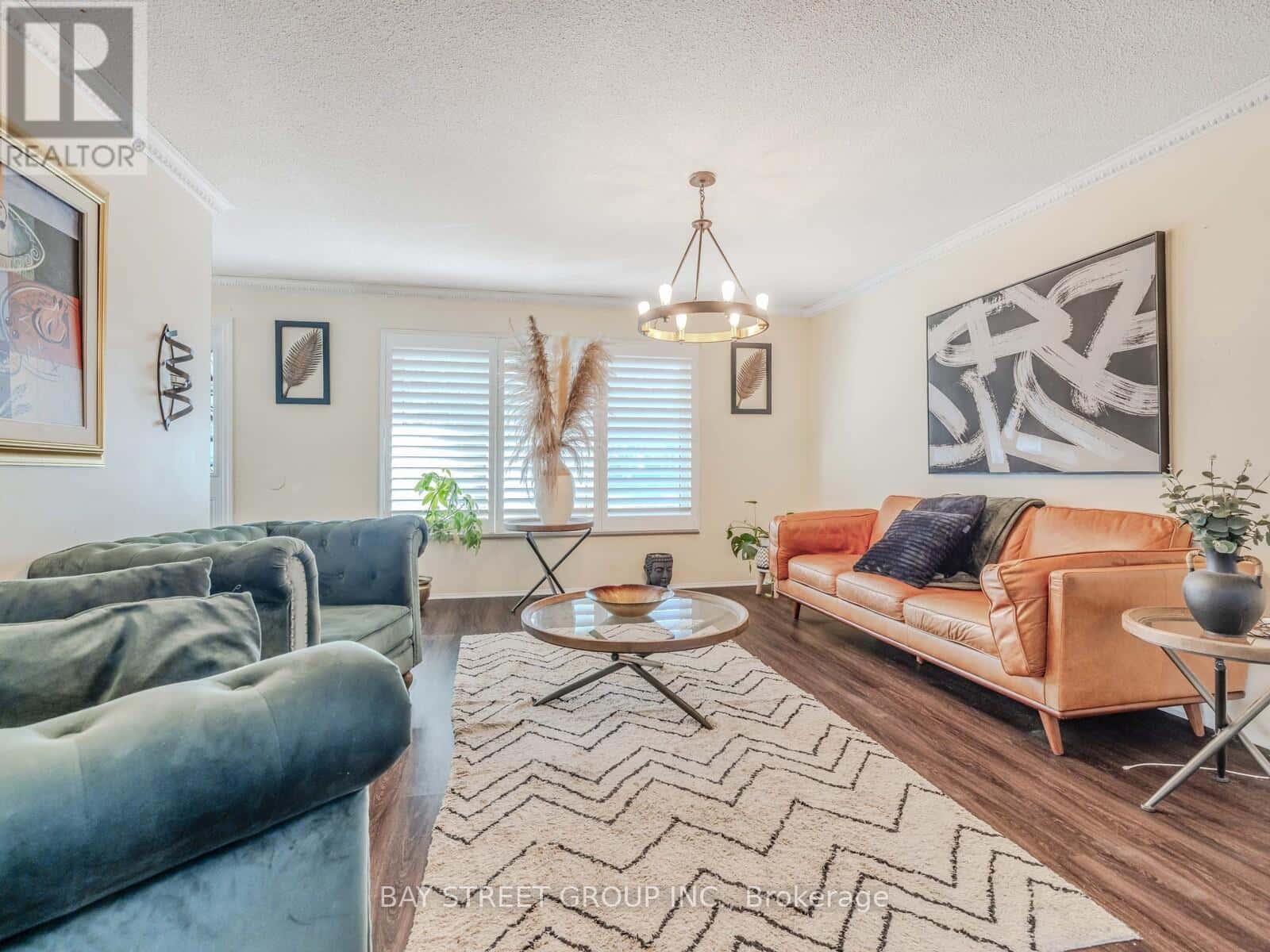 7 WHISTLING HILLS DRIVE — Toronto (Milliken), Ontario - Photo 5 of 32