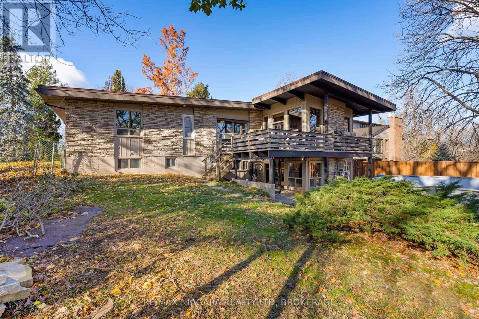 103 RIVERVIEW BOULEVARD — St. Catharines (Glendale/Glenridge), Ontario - Photo 3 of 34