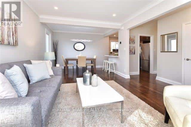 MAIN - 25 TWIN PAULS CRESCENT — Toronto (Wexford-Maryvale), Ontario - Photo 2 of 11