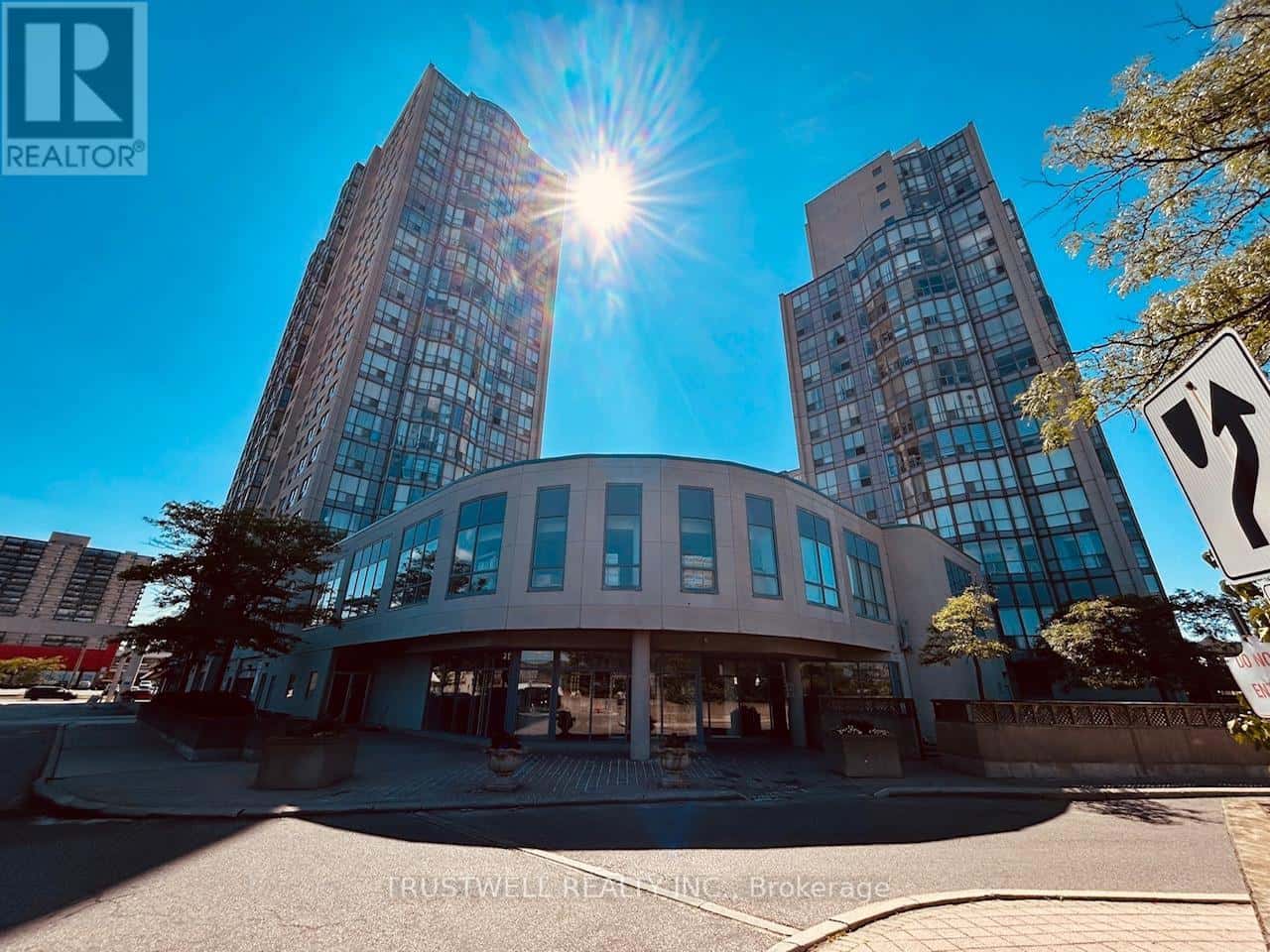 909 - 1470 MIDLAND AVENUE — Toronto (Dorset Park), Ontario - Photo 4 of 19