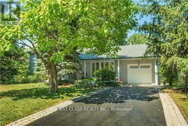 1085 PEARSON DRIVE — Oakville (CP College Park), Ontario - Main photo