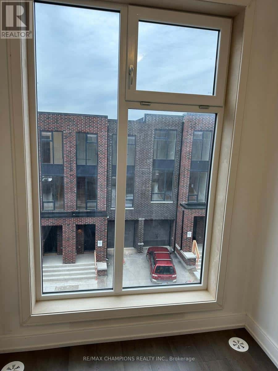 38 DESIREE PLACE — Caledon (Bolton West), Ontario - Photo 2 of 14