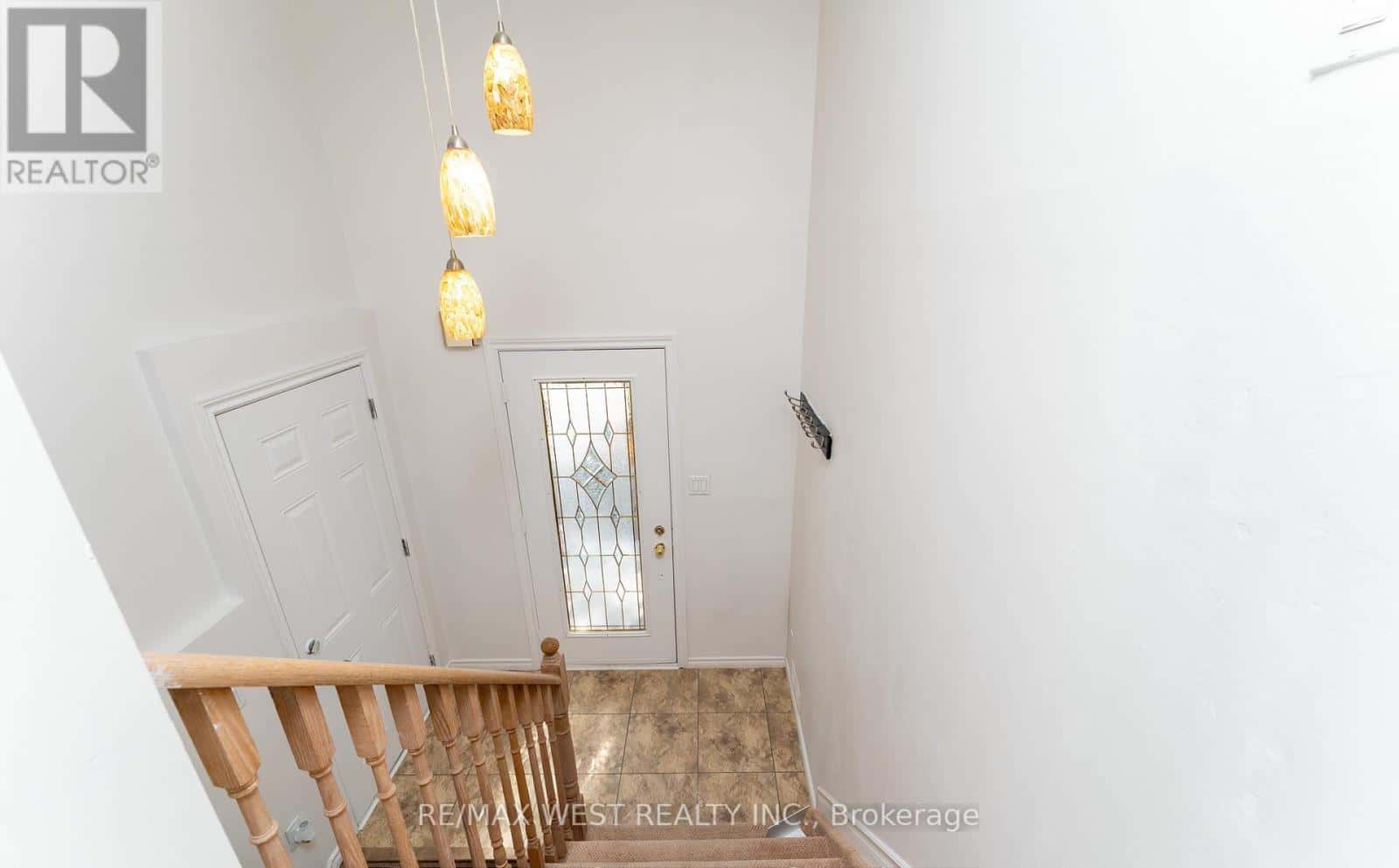 852 BEATRICE STREET E — Oshawa (Pinecrest), Ontario - Photo 5 of 49