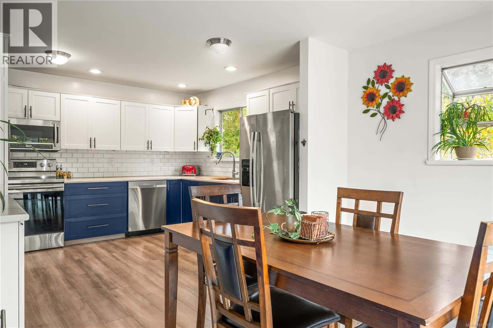 6972 Leland Rd — Lantzville, British Columbia - Photo 2 of 63