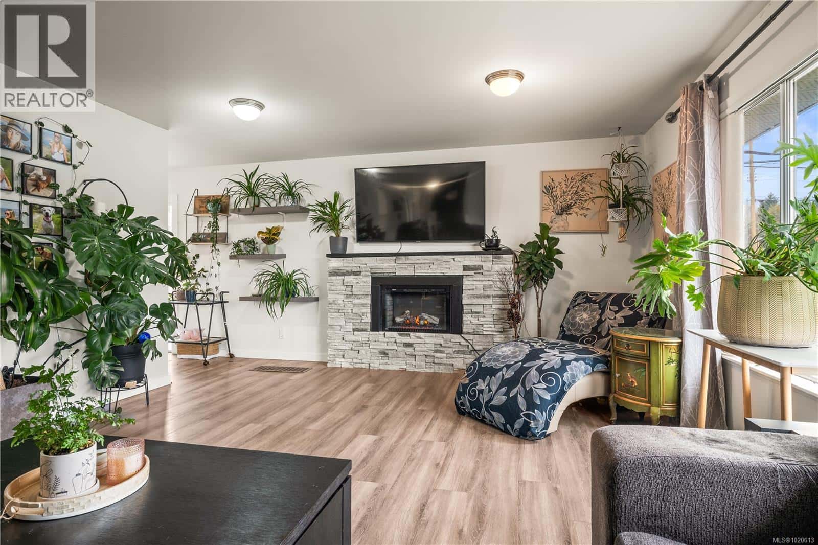 6972 Leland Rd — Lantzville, British Columbia - Photo 3 of 63