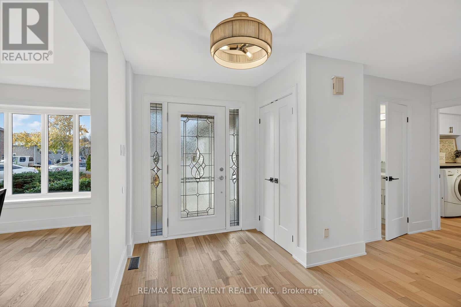 2347 TWEEDSMUIR COURT — Burlington (Brant Hills), Ontario - Photo 4 of 46