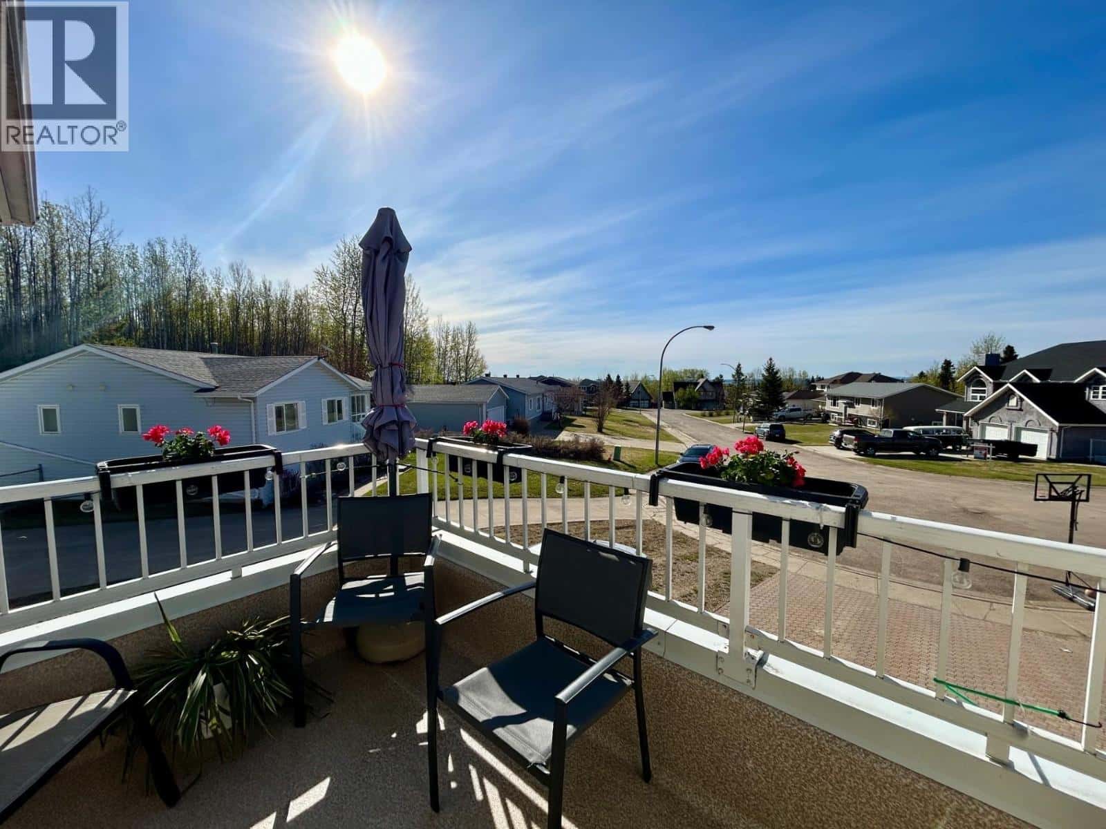 5604 MINNAKER CRESCENT — Fort Nelson, British Columbia - Photo 3 of 40