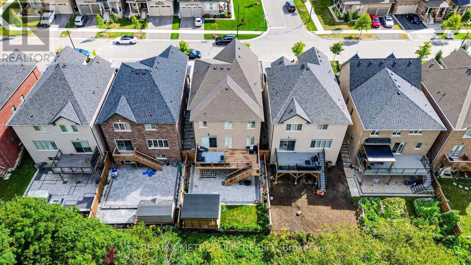 141 AUCKLAND DRIVE — Whitby, Ontario - Photo 4 of 49