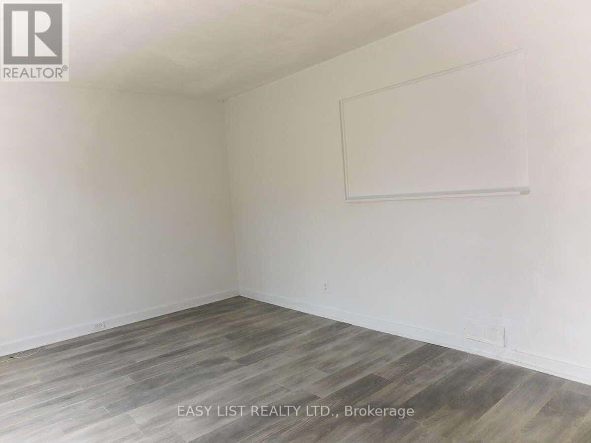 3 ARDELL AVENUE — Toronto (Oakridge), Ontario - Photo 4 of 30