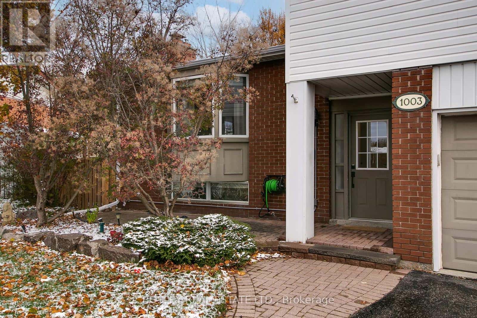 1003 HAWTHORNE COURT — Oshawa (Donevan), Ontario - Photo 2 of 49