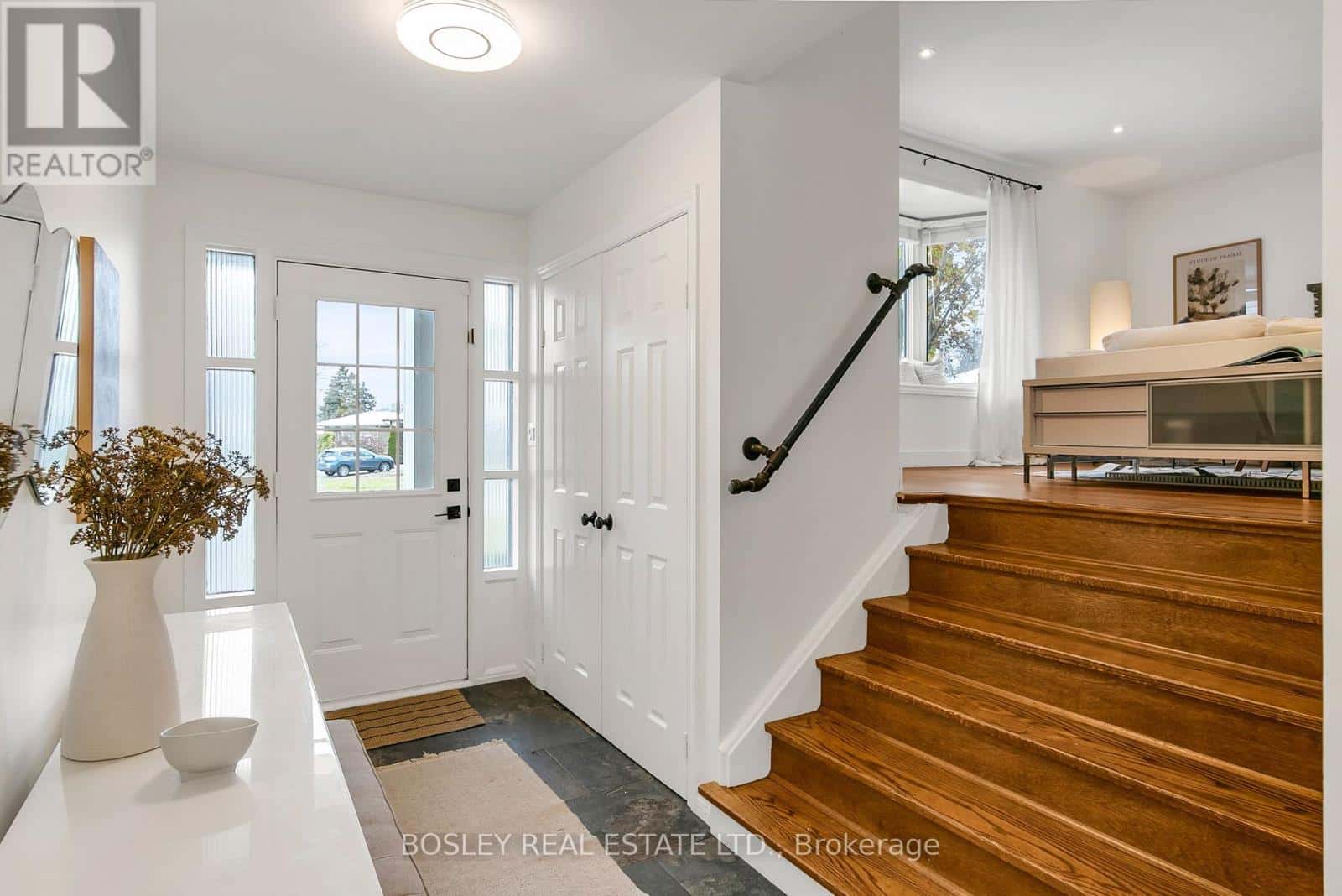 1003 HAWTHORNE COURT — Oshawa (Donevan), Ontario - Photo 5 of 49