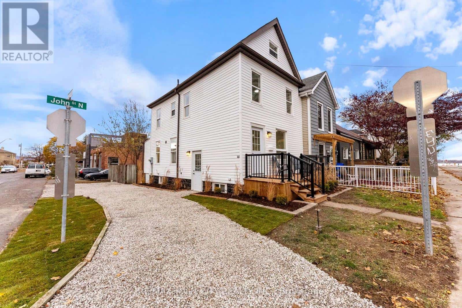 581 JOHN STREET N — Hamilton (North End), Ontario - Photo 3 of 28