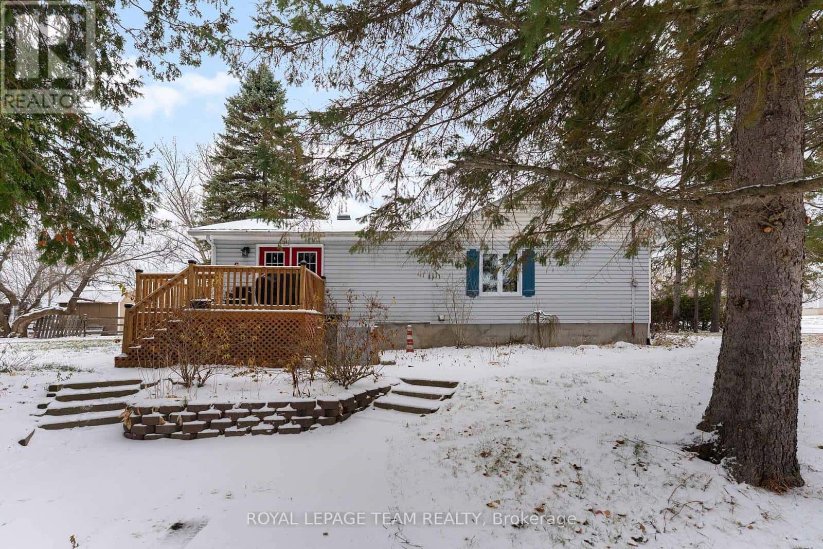 612 KAREN STREET — Laurentian Valley, Ontario - Photo 3 of 19