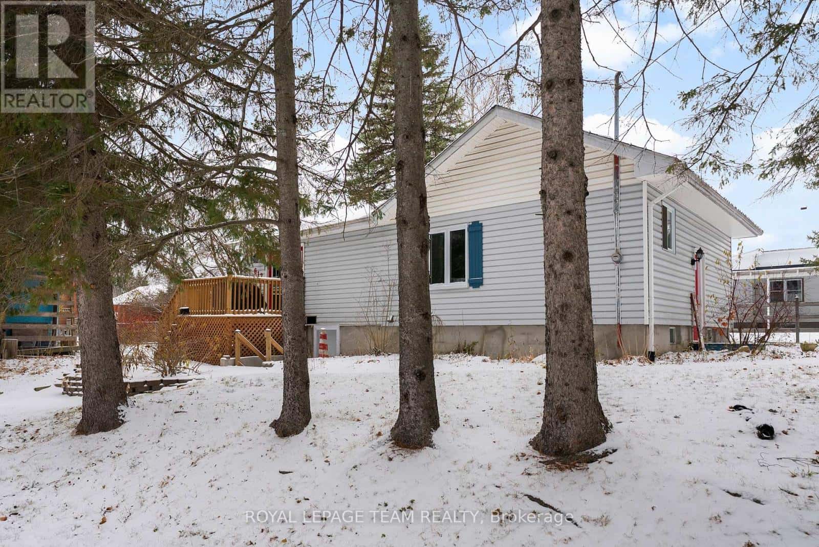 612 KAREN STREET — Laurentian Valley, Ontario - Photo 4 of 19