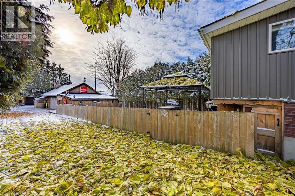 220 KING HIRAM Street — Ingersoll, Ontario - Photo 5 of 37