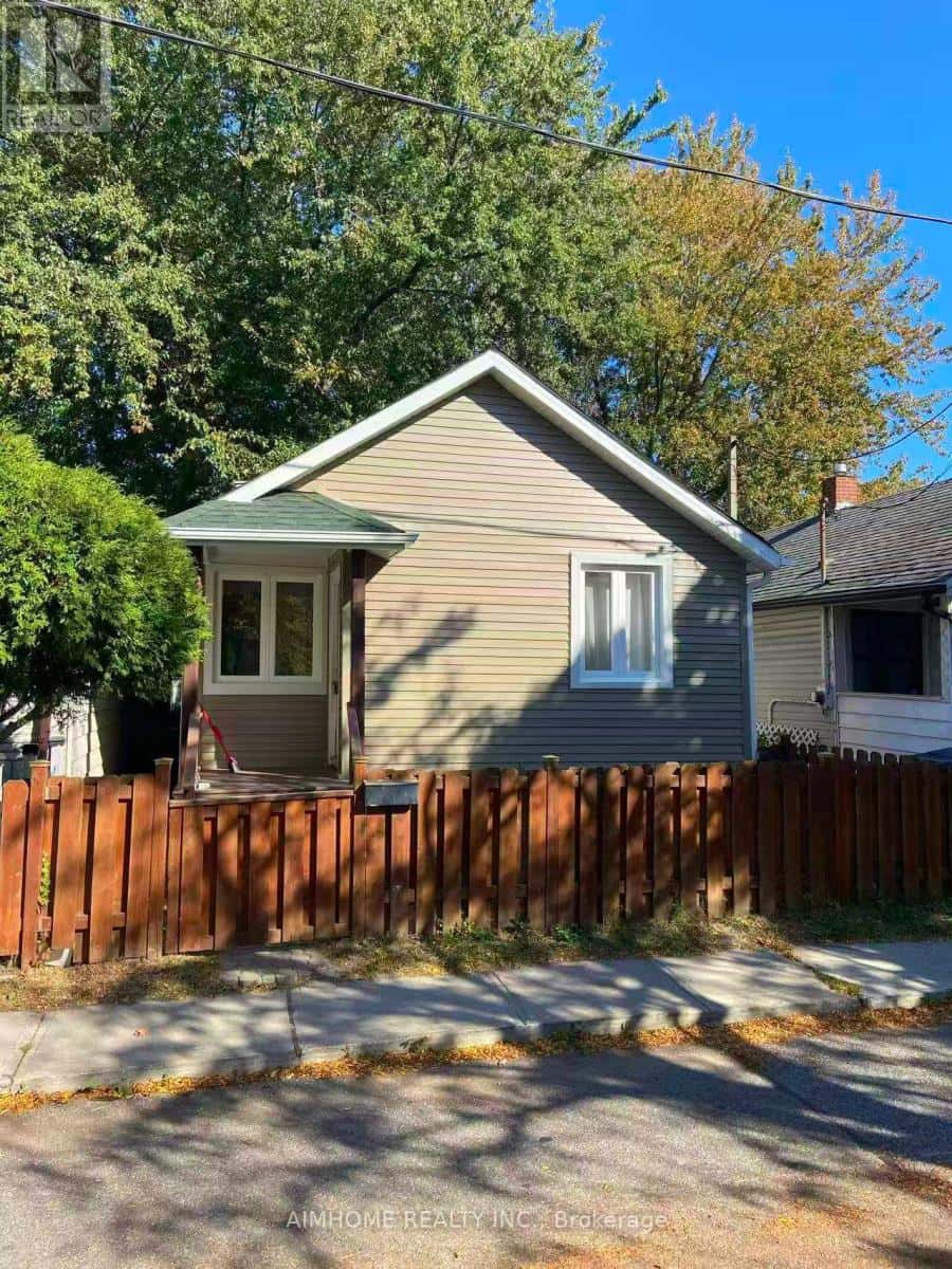 7 SNEATH AVENUE — Toronto (Oakridge), Ontario - Photo 2 of 2