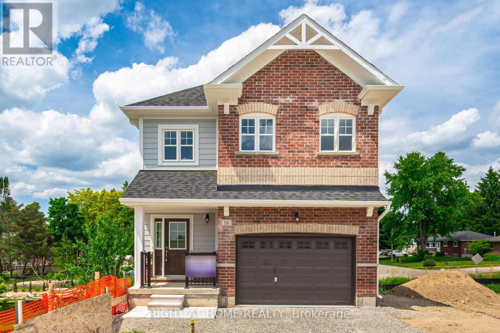 16 RAVENSCRAIG PLACE — Innisfil (Cookstown), Ontario - Main photo