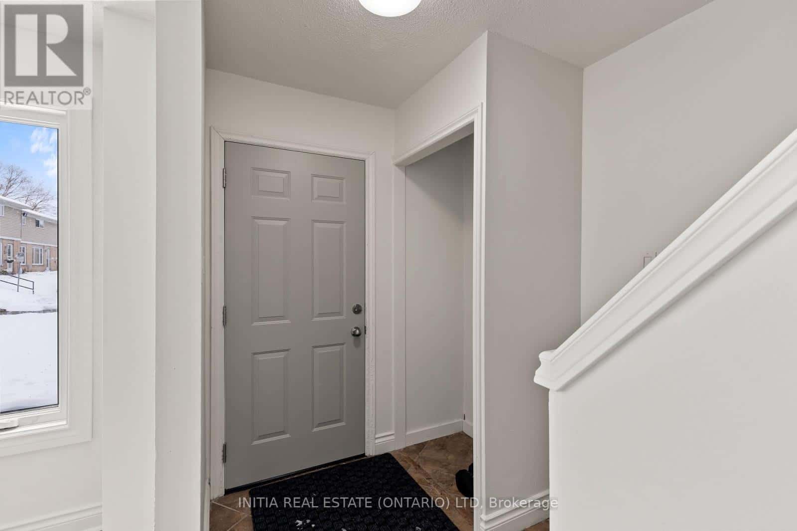 18 - 320 WESTMINSTER AVENUE — London South (South H), Ontario - Photo 3 of 31