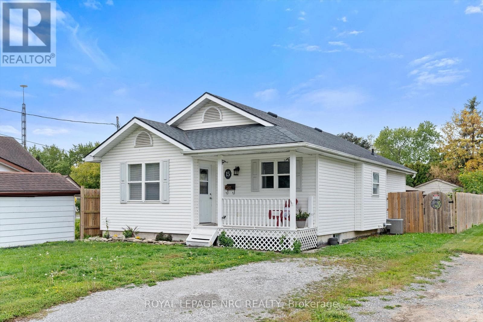 15 MICHIGAN AVENUE — St. Catharines (Port Dalhousie), Ontario - Main photo