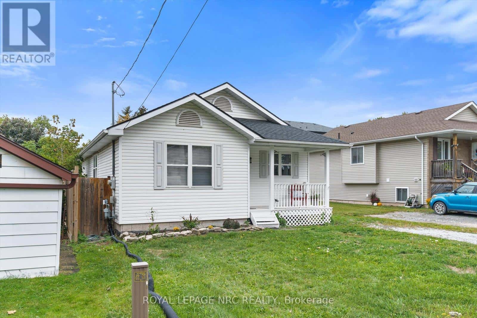 15 MICHIGAN AVENUE — St. Catharines (Port Dalhousie), Ontario - Photo 3 of 42