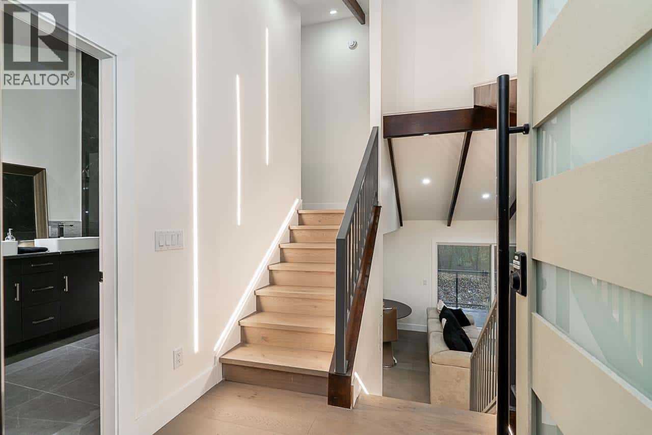 23385 TAMARACK LANE — Maple Ridge, British Columbia - Photo 4 of 40