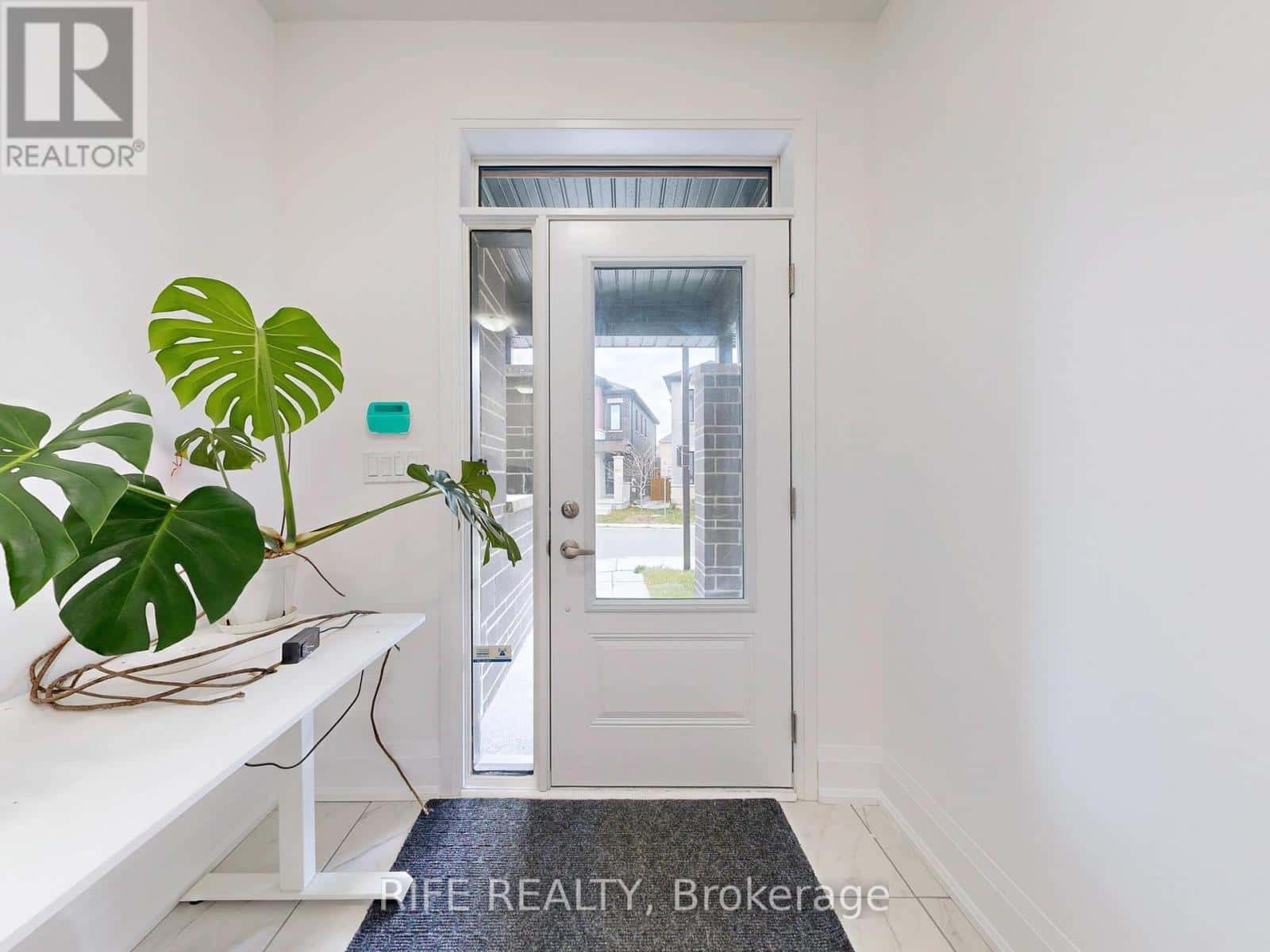 7 ARTHUR WHITE LANE — Markham (Wismer), Ontario - Photo 2 of 36